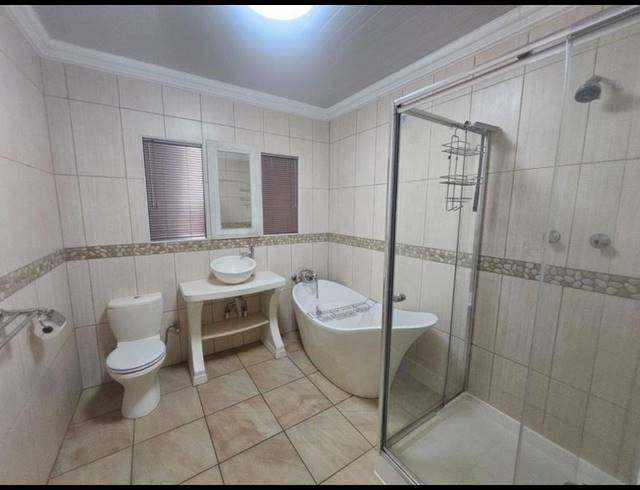 4 BEDROOM HOUSE FOR SALE IN VANDERBIJLPARK SE 2